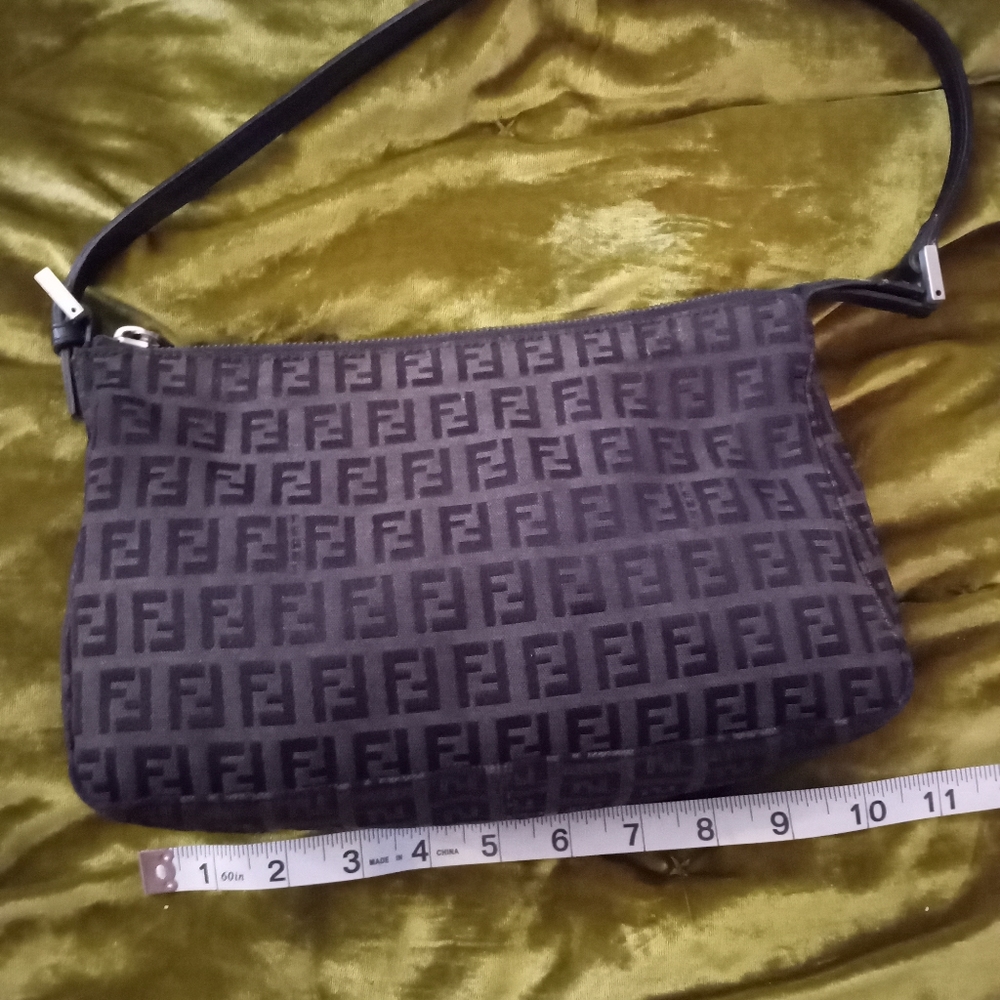 NWOT FENDI SMALL PURSE. BROWN